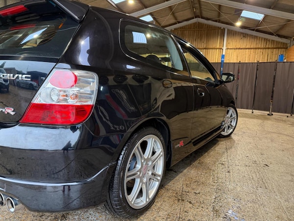 Used Honda Civic 2004 for sale - 76174080: Photo 50