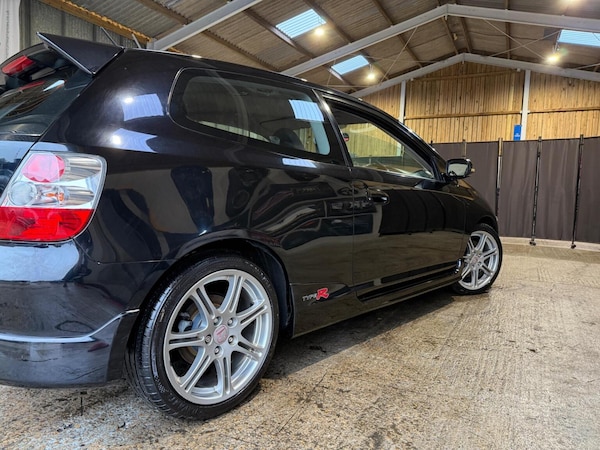 Used Honda Civic 2004 for sale - 76174080: Photo 5