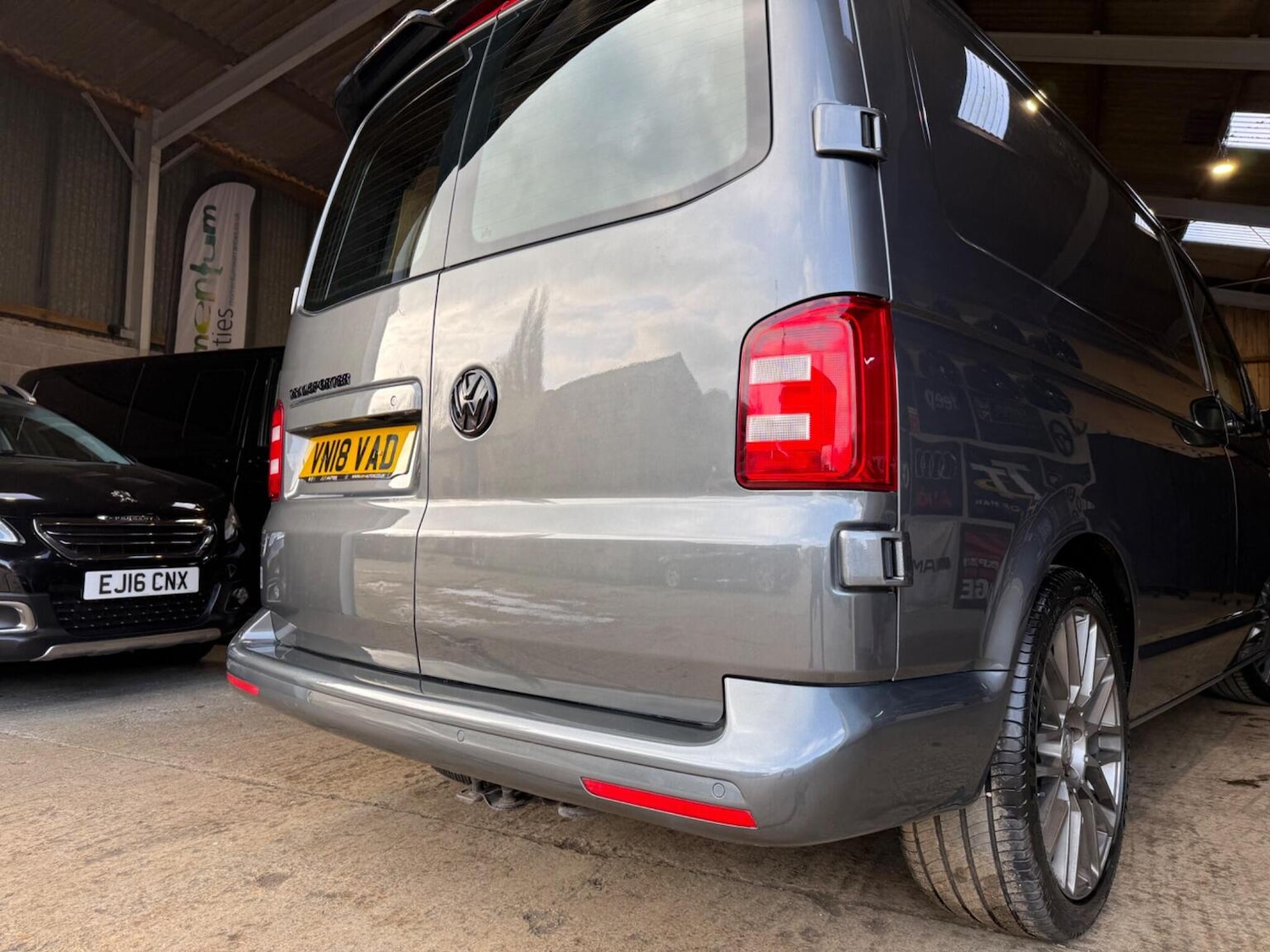 Used Volkswagen Transporter 2018 for sale - 77675666: Photo 12