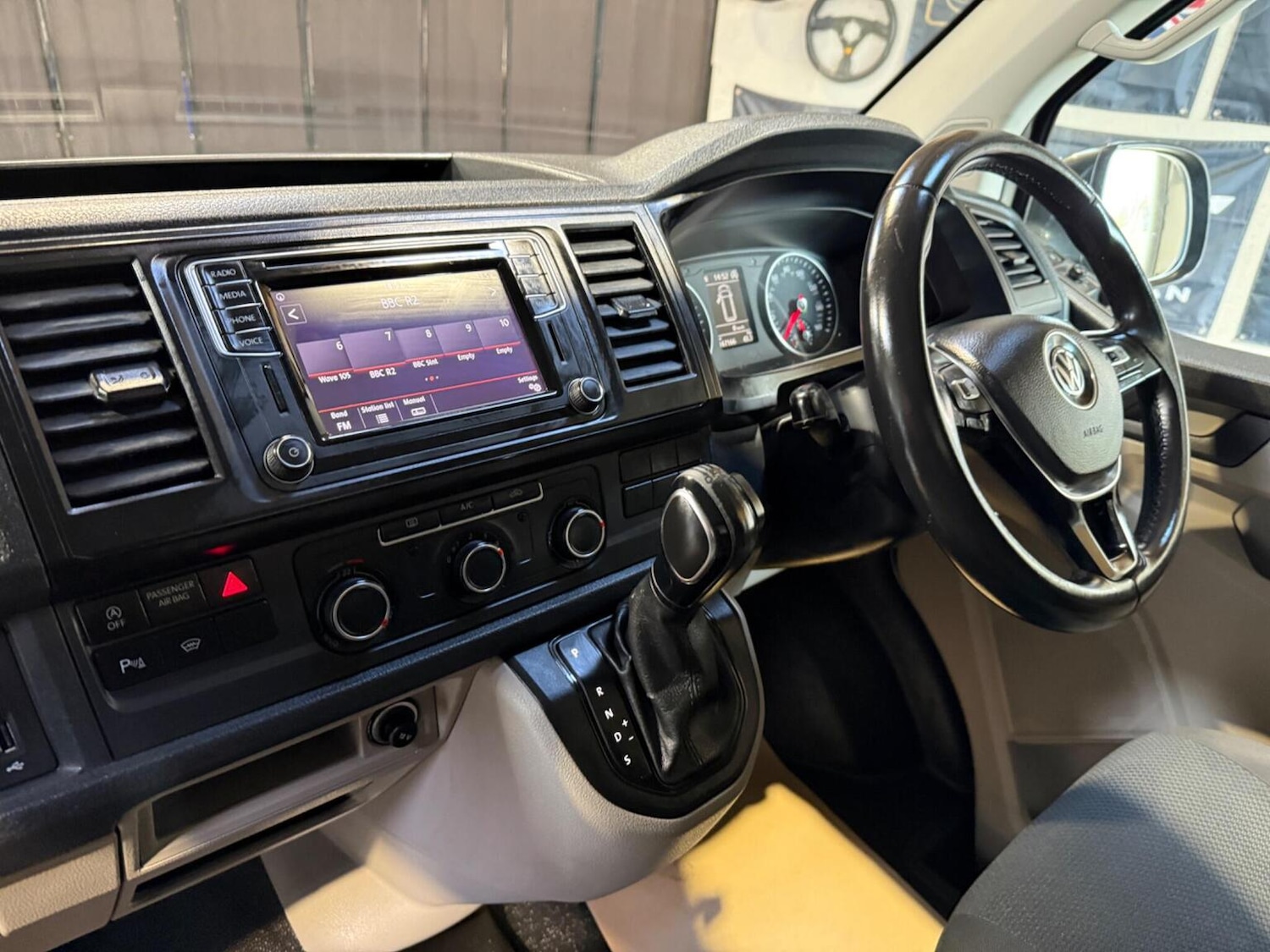 Used Volkswagen Transporter 2018 for sale - 77675666: Photo 28