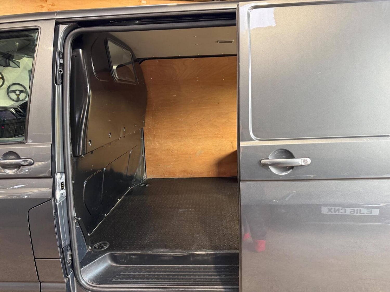 Used Volkswagen Transporter 2018 for sale - 77675666: Photo 31