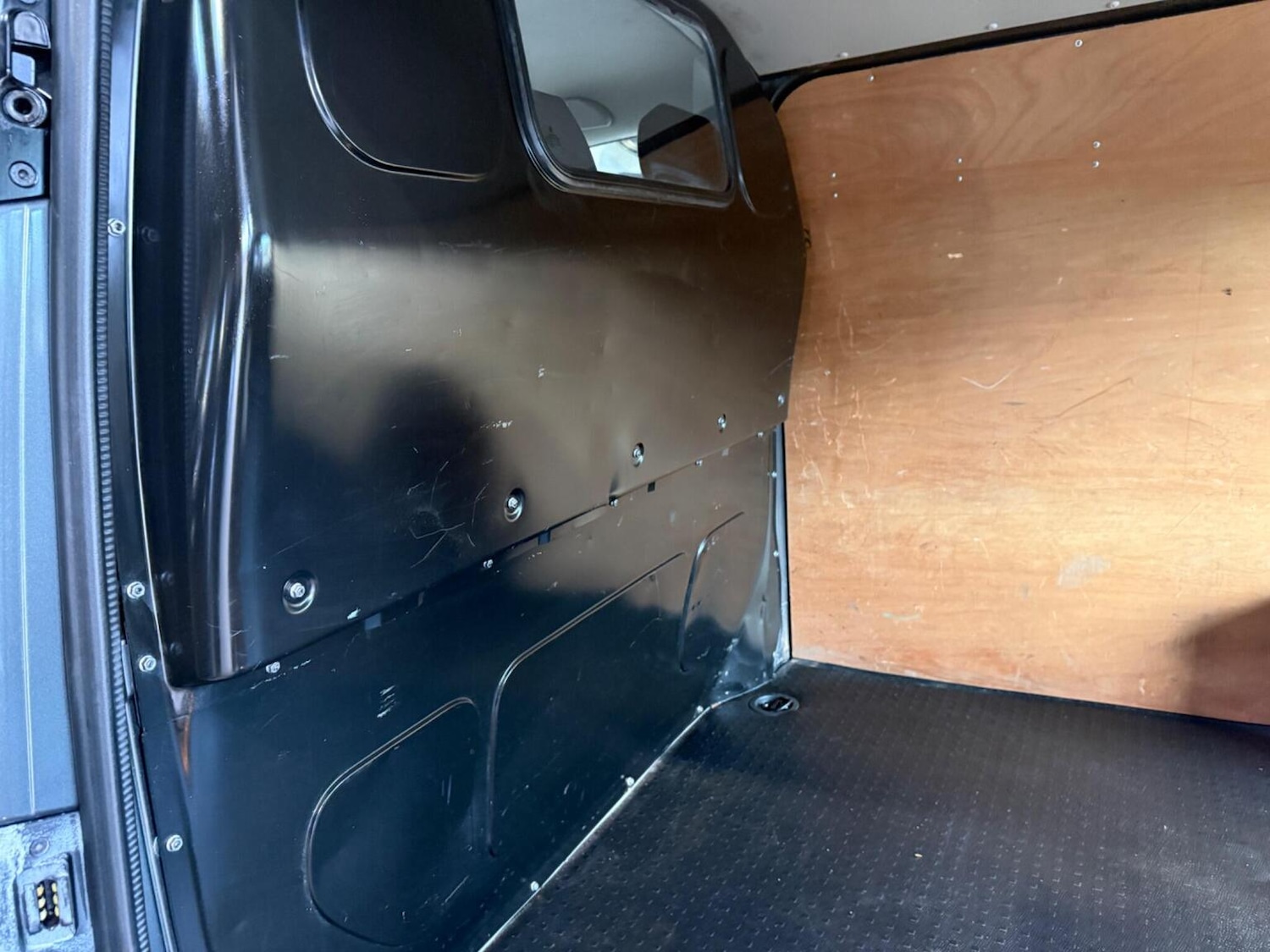 Used Volkswagen Transporter 2018 for sale - 77675666: Photo 32