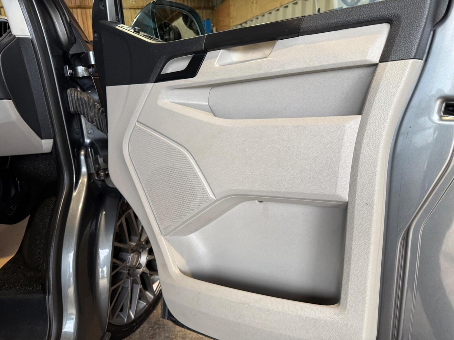 Used Volkswagen Transporter 2018 for sale - 77675666: Photo 45