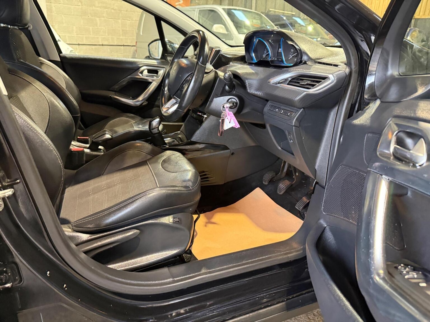 Used Peugeot 2008 2016 for sale - 78176134: Photo 44