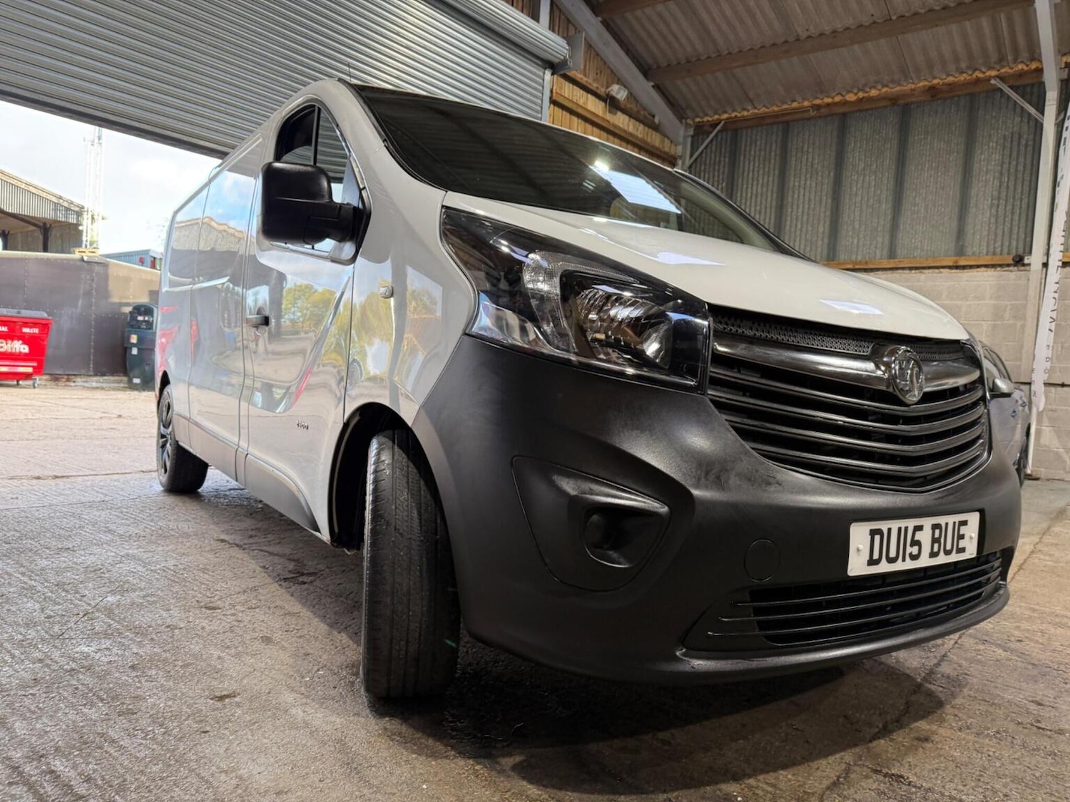 Used Vauxhall Vivaro 2015 for sale - 76299057: Photo 2