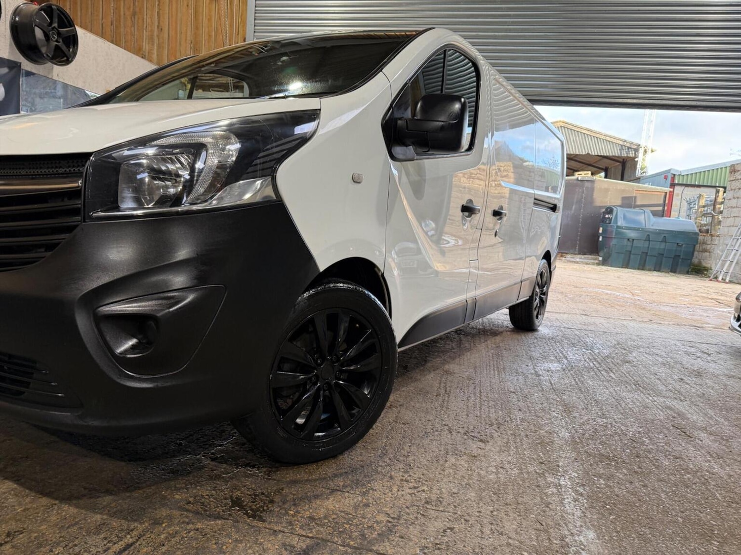 Used Vauxhall Vivaro 2015 for sale - 76299057: Photo 3
