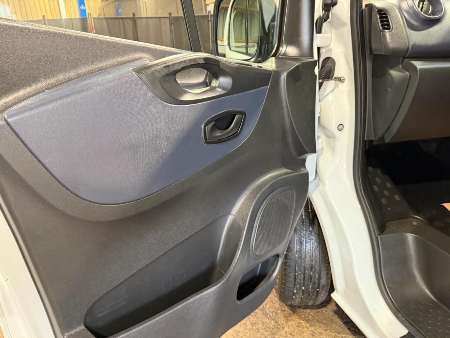 Used Vauxhall Vivaro 2015 for sale - 76299057: Photo 30