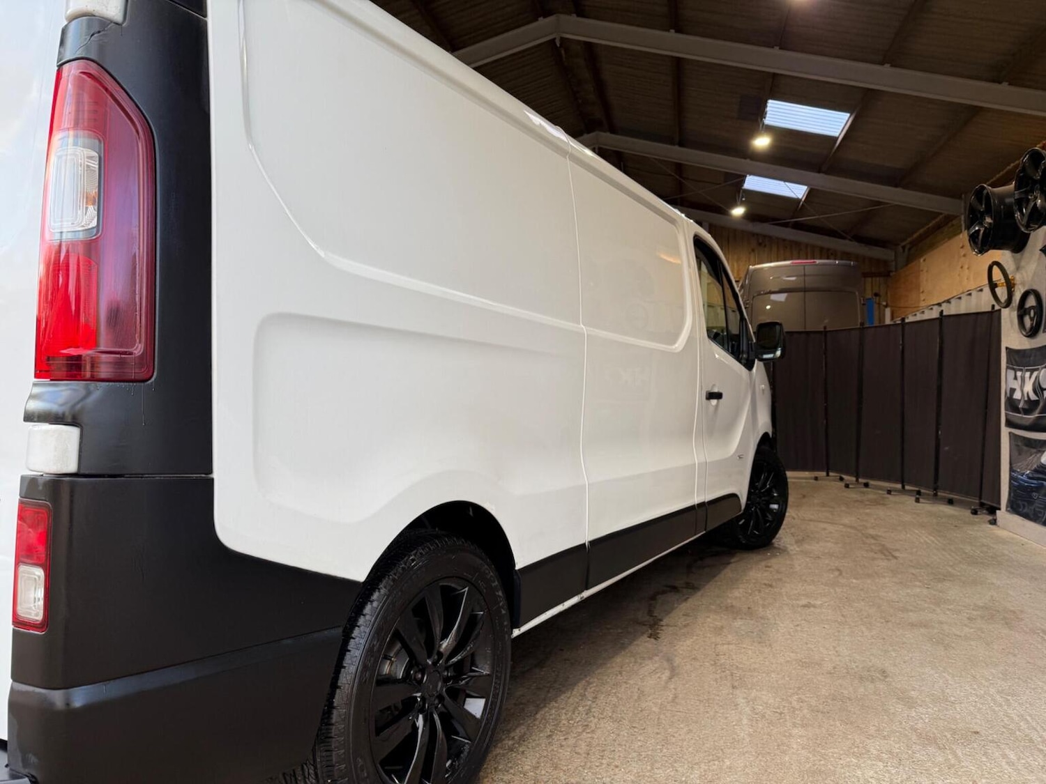 Used Vauxhall Vivaro 2015 for sale - 76299057: Photo 5