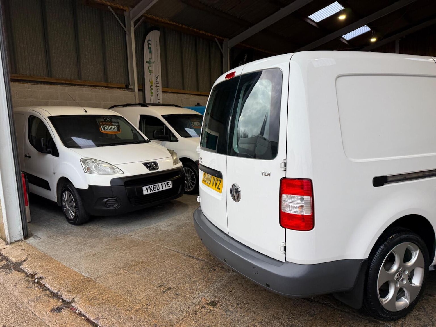 Used Volkswagen Caddy Maxi 2009 for sale - 77065703: Photo 14