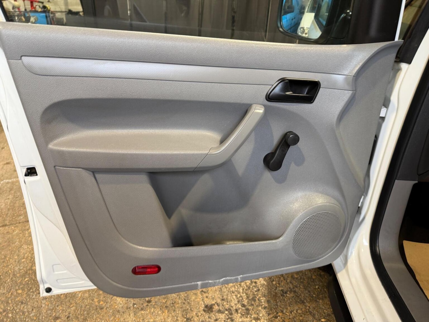 Used Volkswagen Caddy Maxi 2009 for sale - 77065703: Photo 29