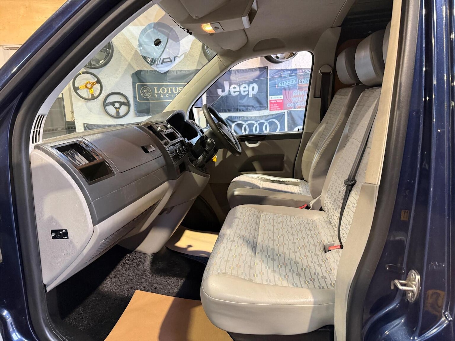 Used Volkswagen Transporter 2010 for sale - 77101381: Photo 27