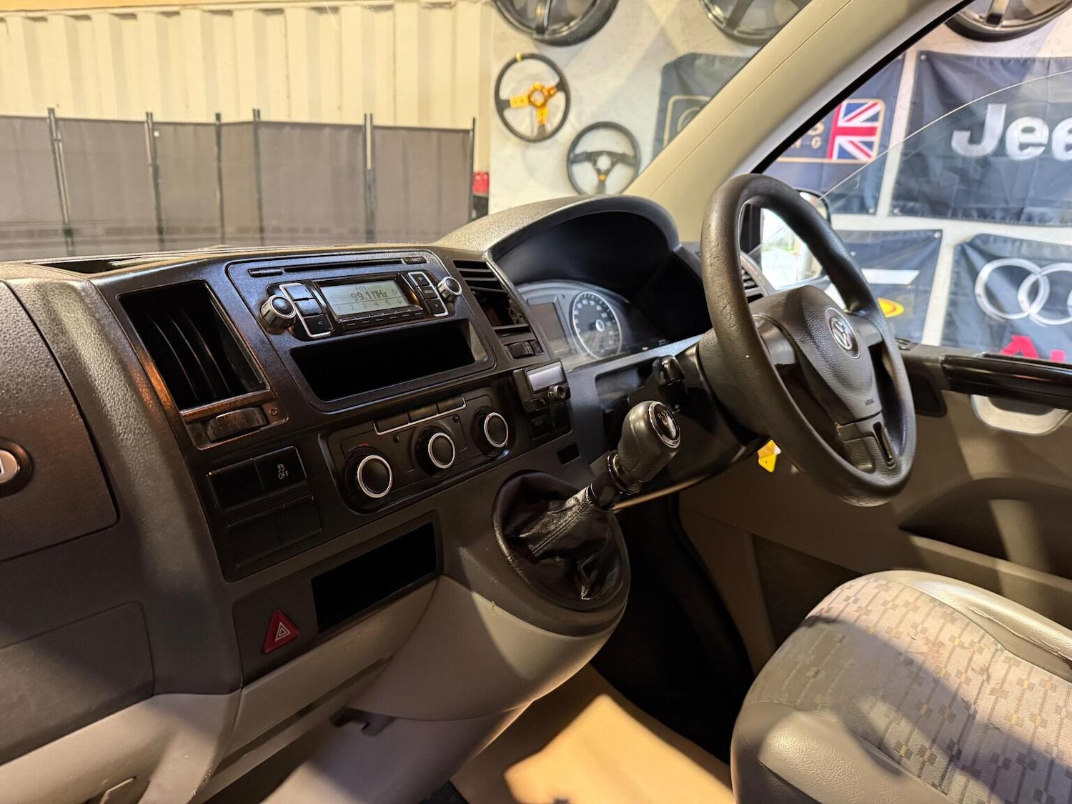 Used Volkswagen Transporter 2010 for sale - 77101381: Photo 28