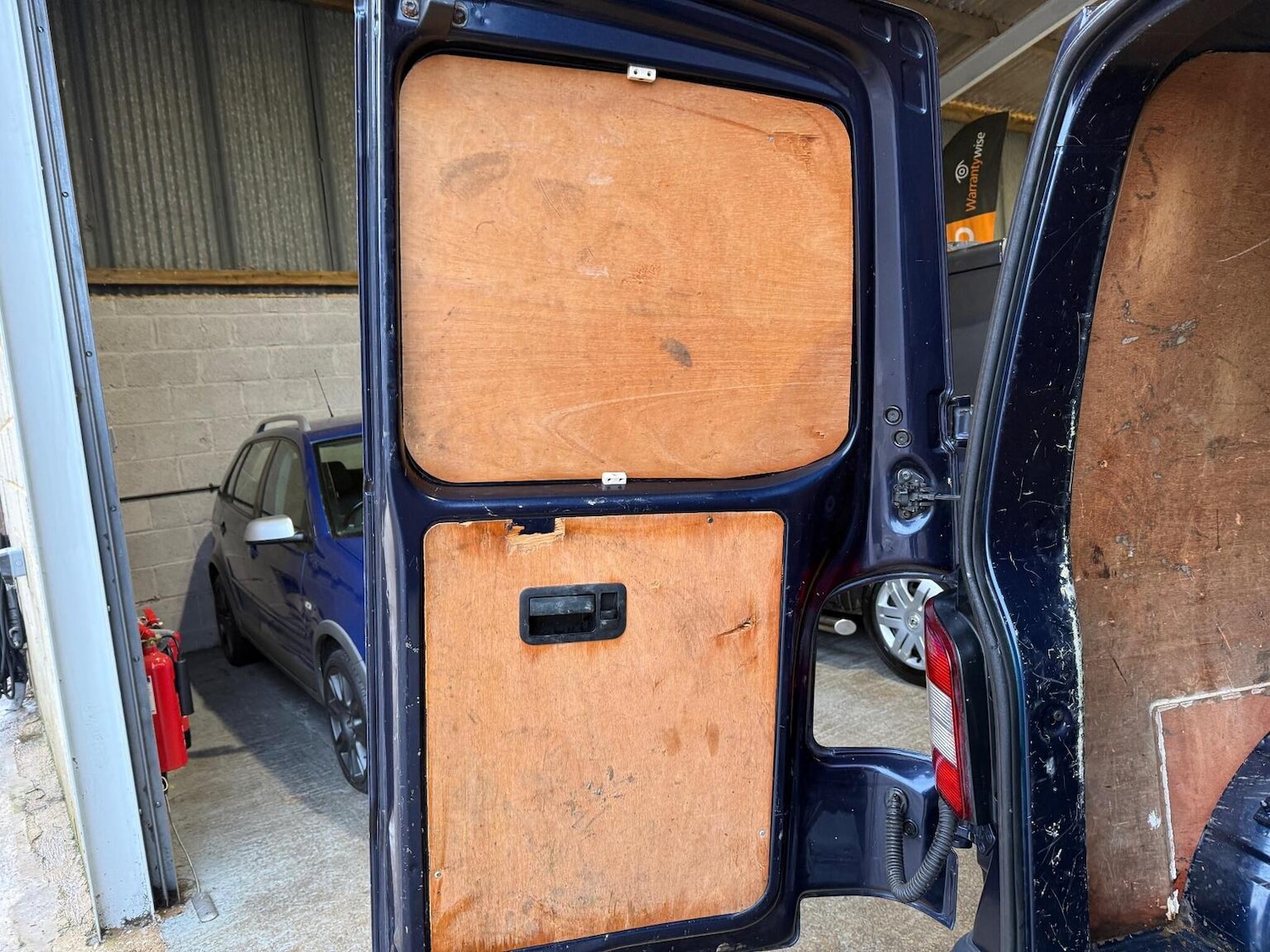 Used Volkswagen Transporter 2010 for sale - 77101381: Photo 36