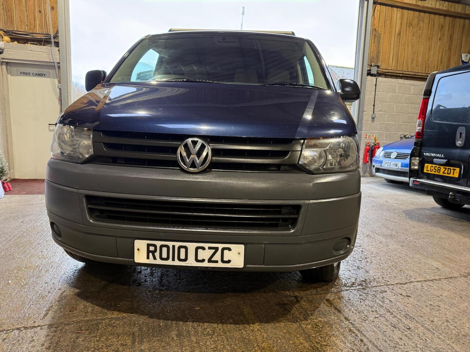 Used Volkswagen Transporter 2010 for sale - 77101381: Photo 6