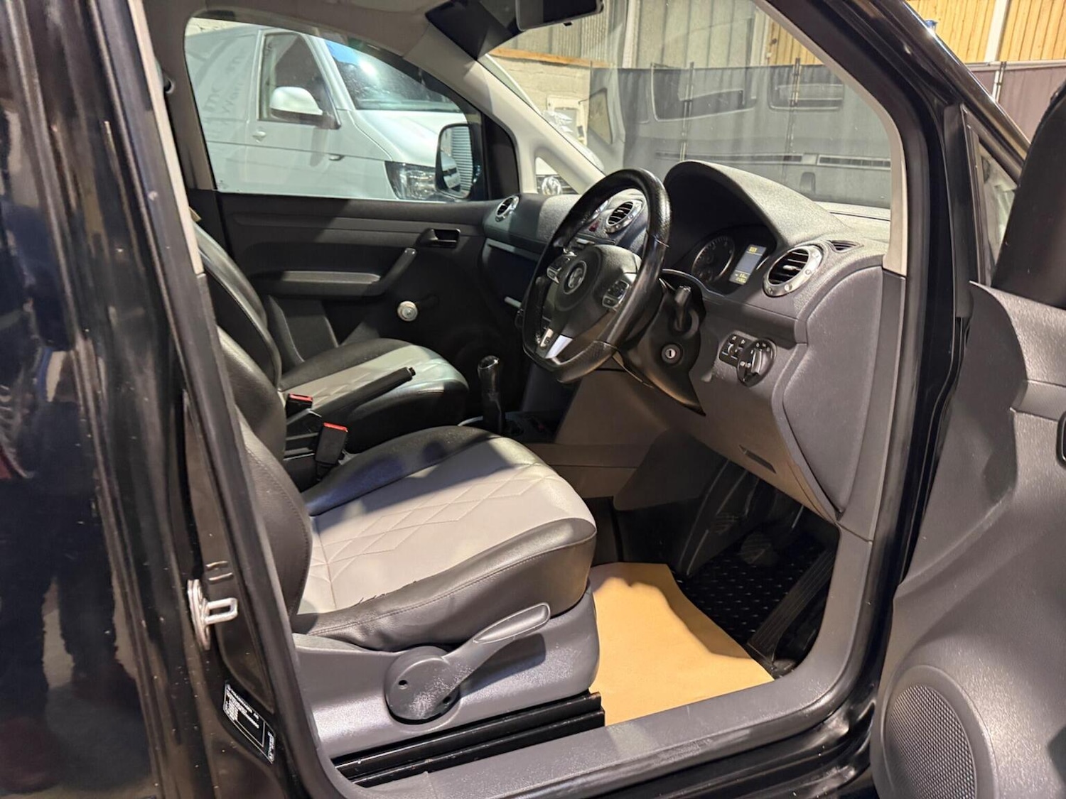 Used Volkswagen Caddy 2012 for sale - 77851325: Photo 50