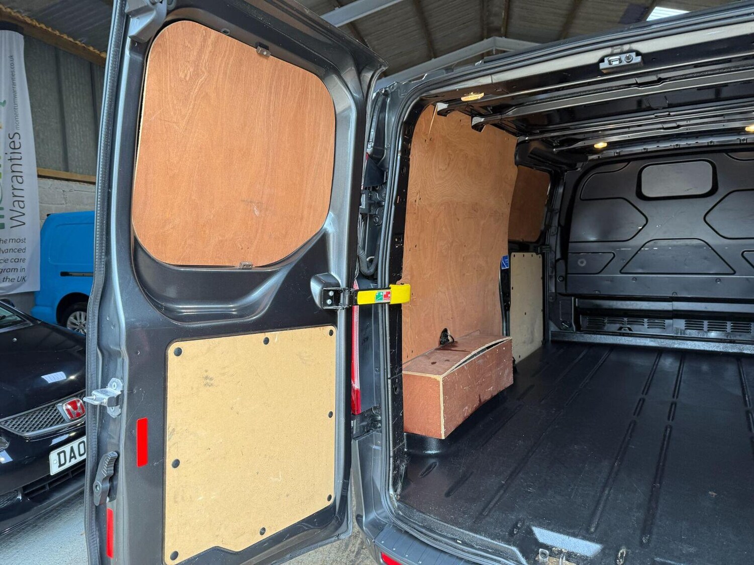 Used Ford Transit Custom 2017 for sale - 76120210: Photo 33