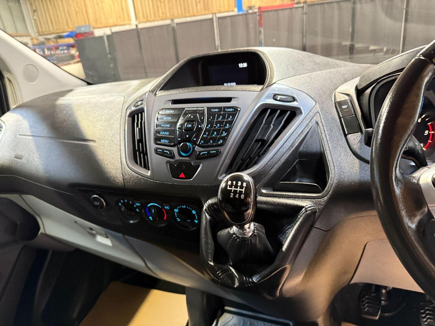 Used Ford Transit Custom 2017 for sale - 76120210: Photo 37
