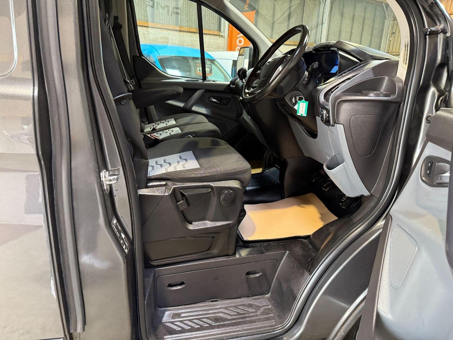 Used Ford Transit Custom 2017 for sale - 76120210: Photo 40