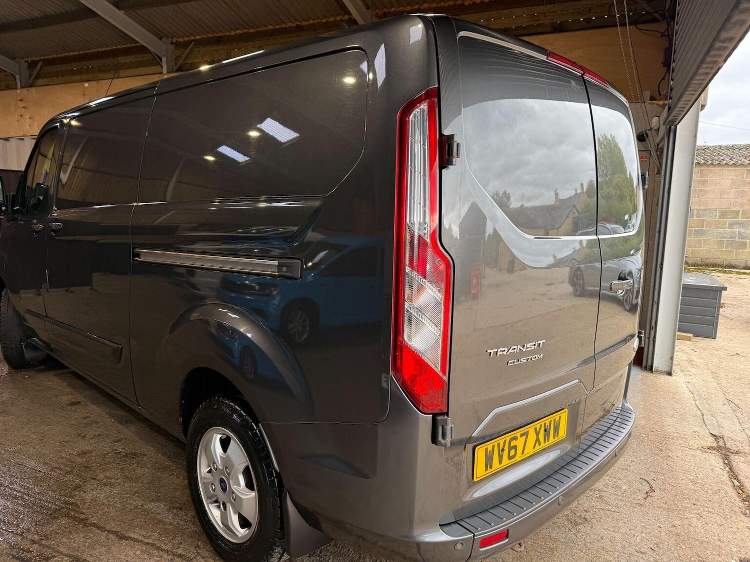 Used Ford Transit Custom 2017 for sale - 76120210: Photo 8