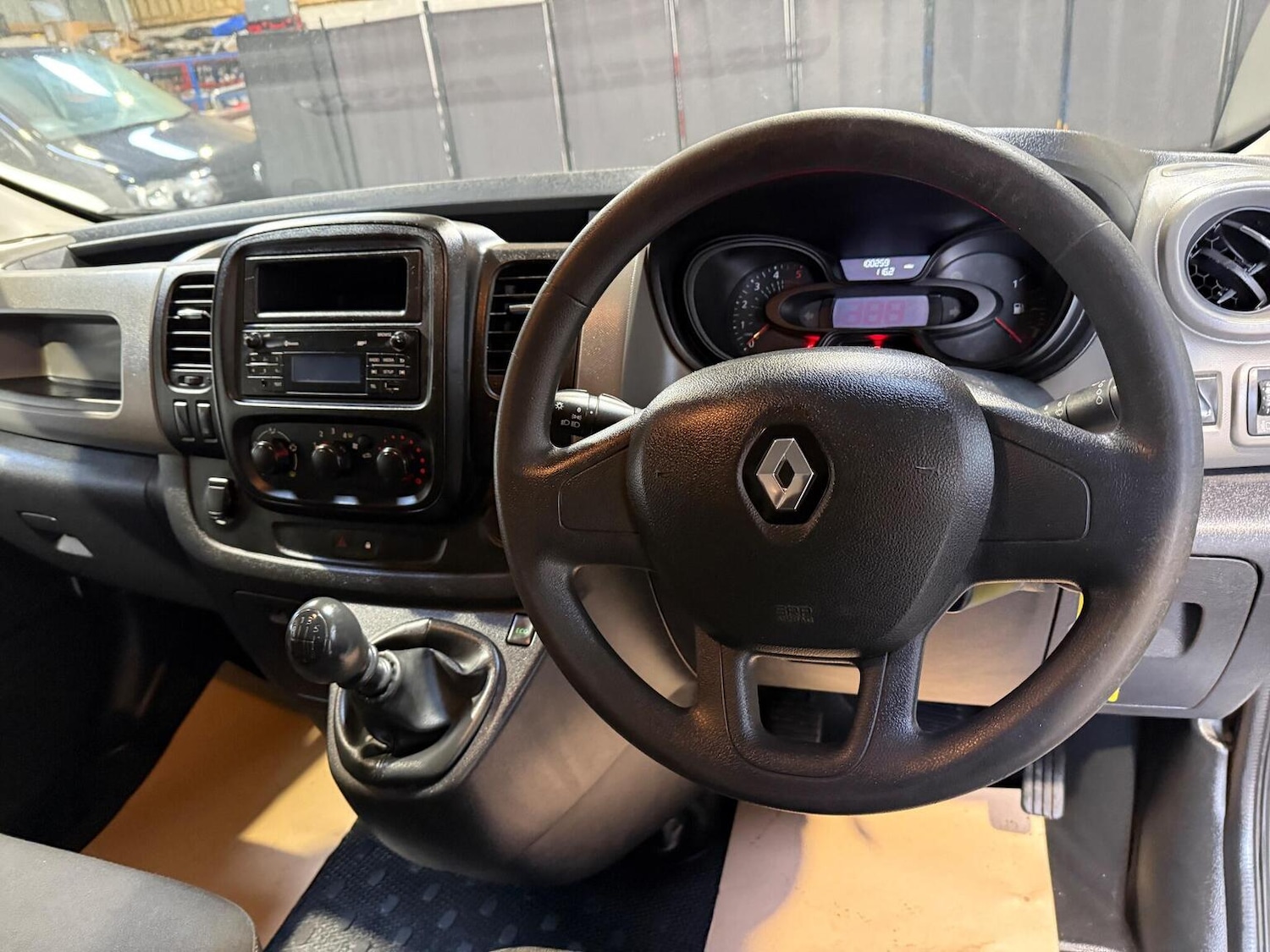 Used Renault Trafic 2019 for sale - 76837002: Photo 44