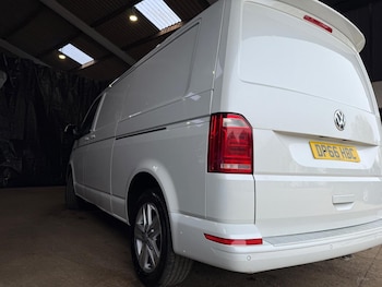 Used Volkswagen Transporter 2016 for sale - 78125102: Photo
