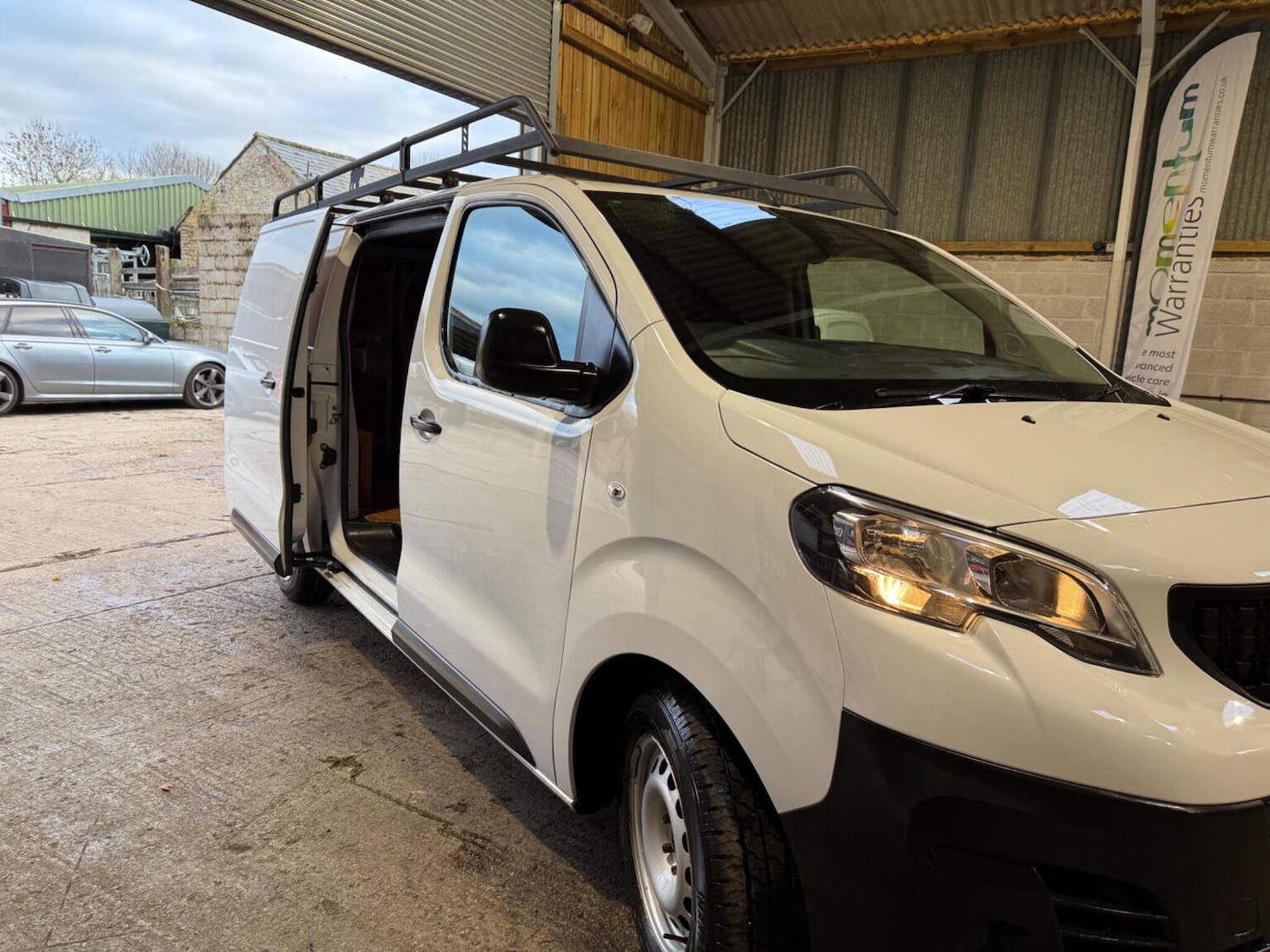 Used Peugeot Expert 2022 for sale - 76536738: Photo 44