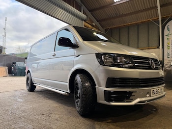 Used Volkswagen Transporter 2017 for sale - 77028014: Photo