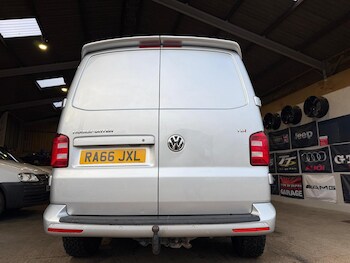 Used Volkswagen Transporter 2017 for sale - 77028014: Photo