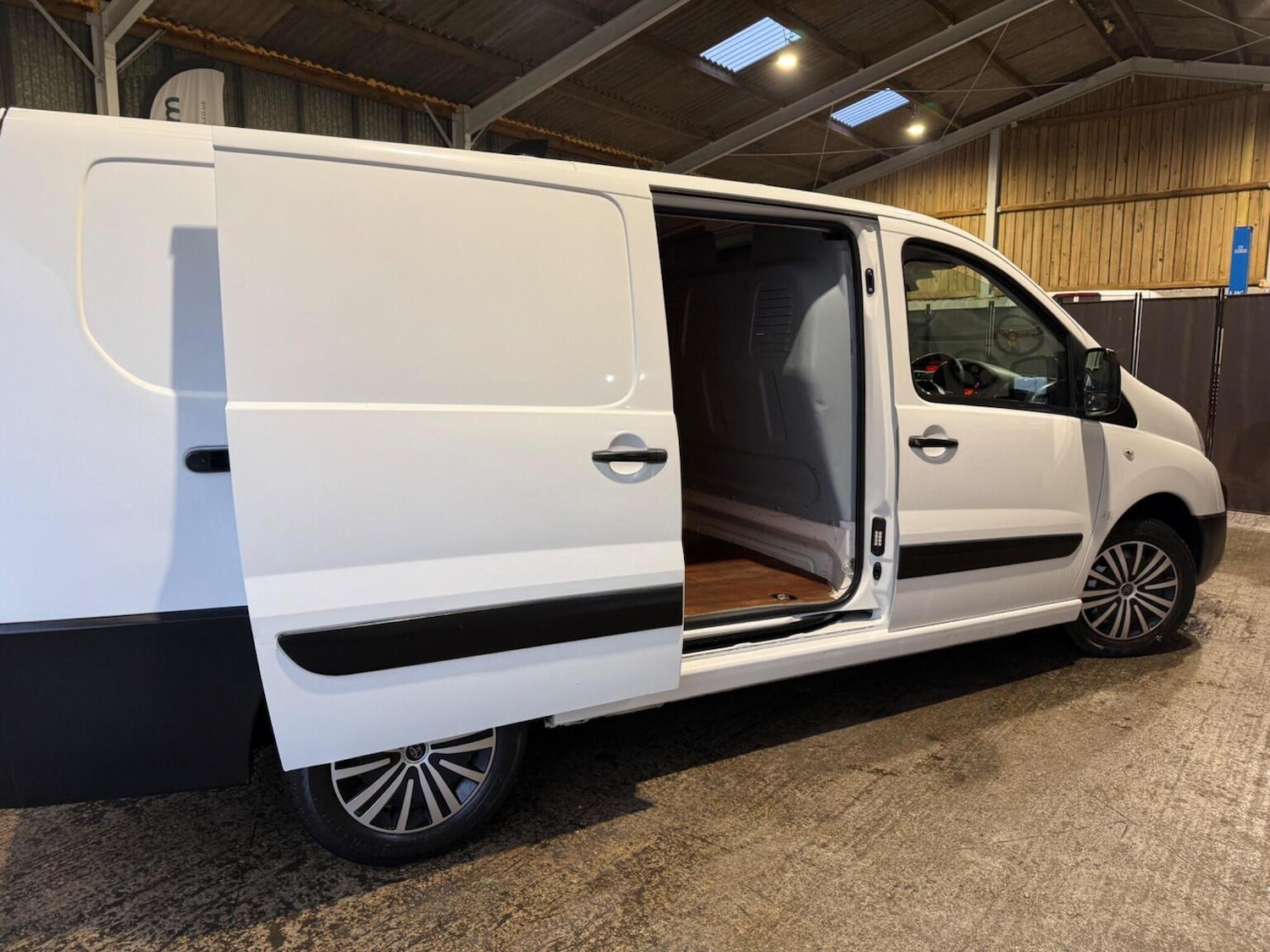 Used Toyota ProAce 2016 for sale - 77277273: Photo 42