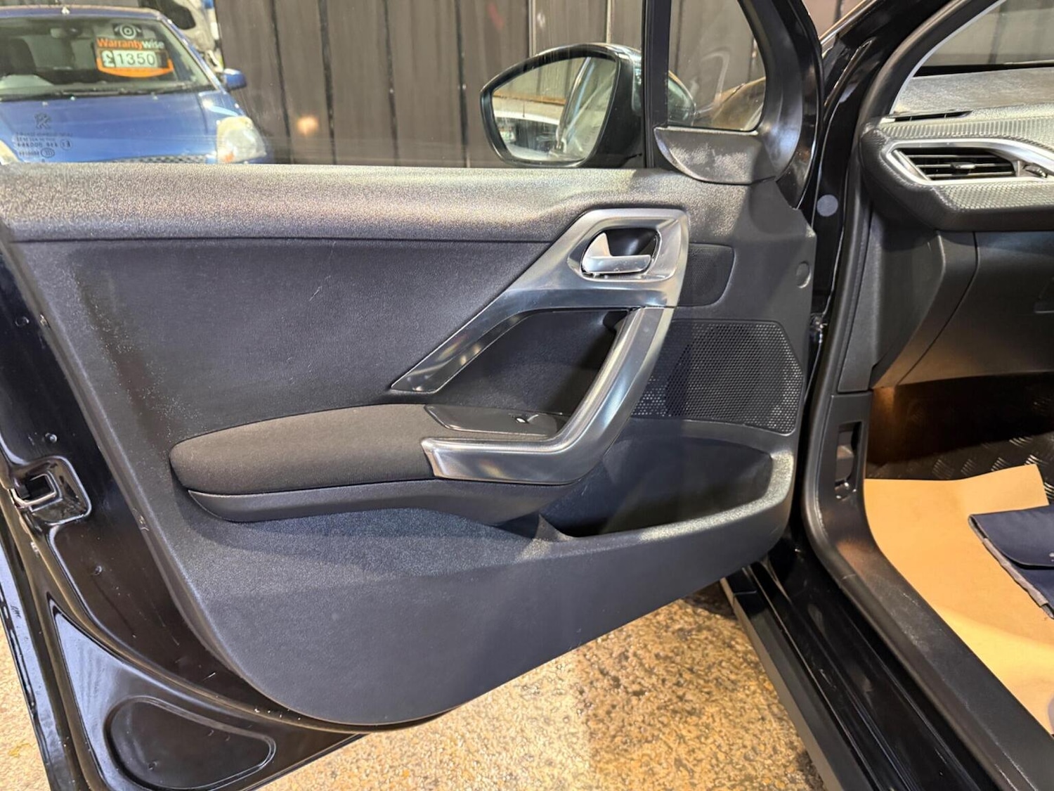 Used Peugeot 2008 2016 for sale - 77474847: Photo 30