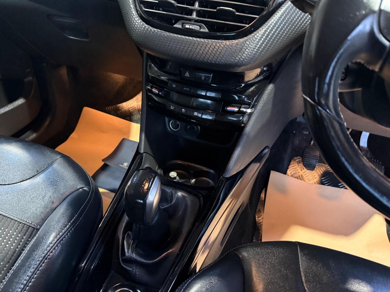 Used Peugeot 2008 2016 for sale - 77474847: Photo 38