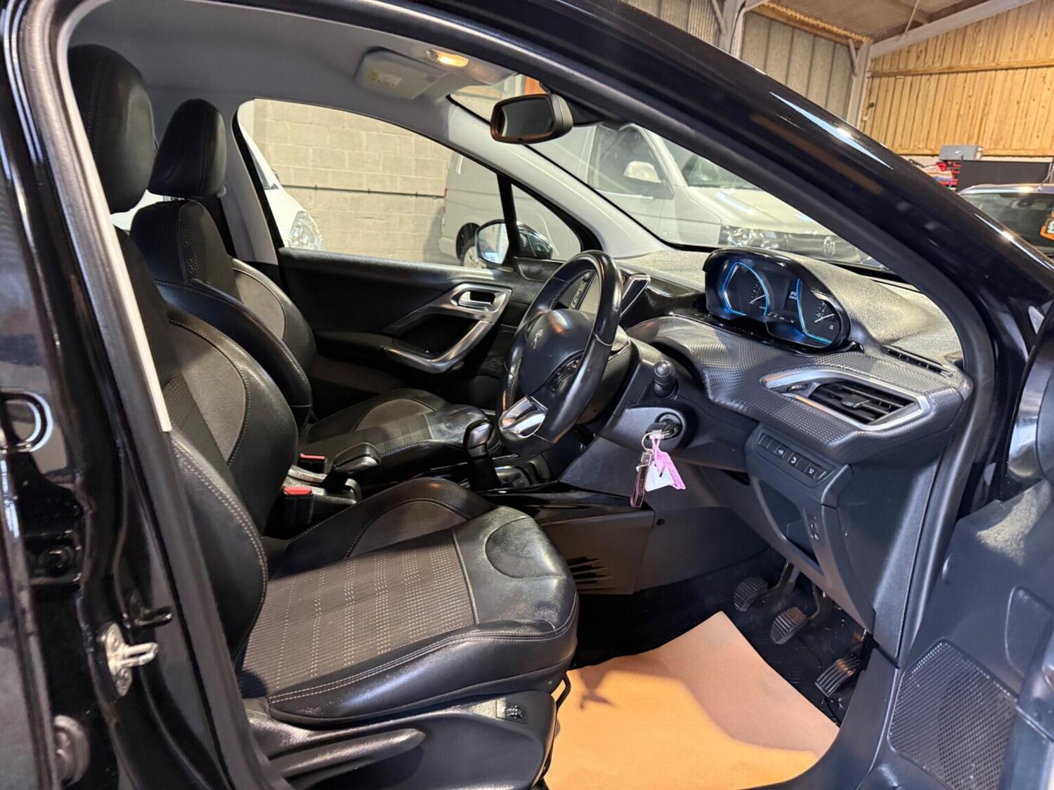 Used Peugeot 2008 2016 for sale - 77474847: Photo 41