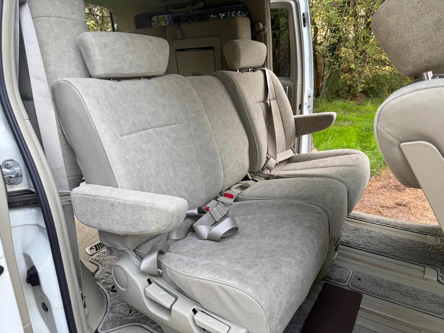 Used Nissan Elgrand 2018 for sale - 76625424: Photo 11