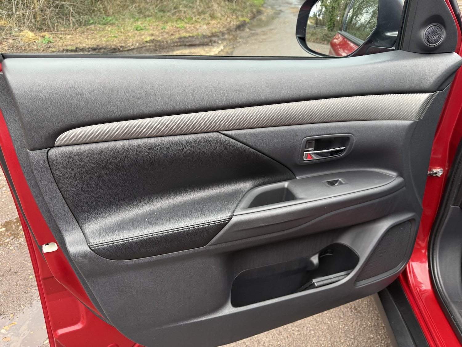 Used Mitsubishi Outlander 2015 for sale - 77609861: Photo 17