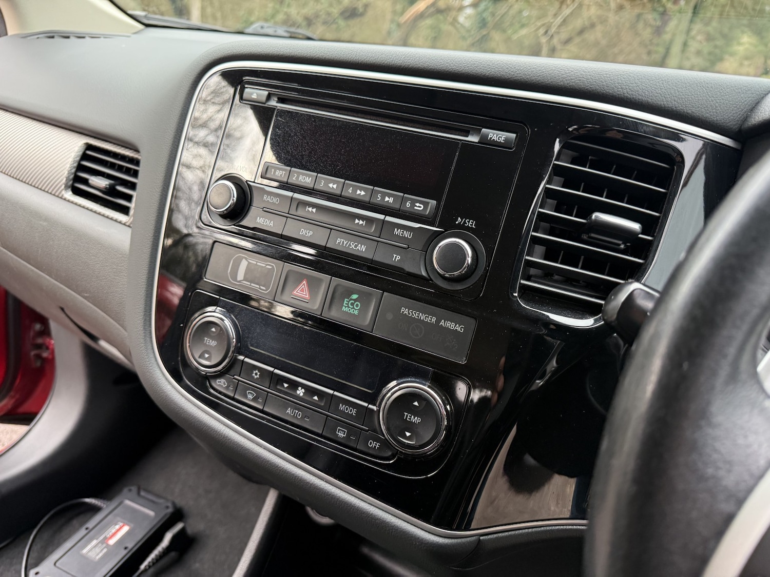 Used Mitsubishi Outlander 2015 for sale - 77609861: Photo 25