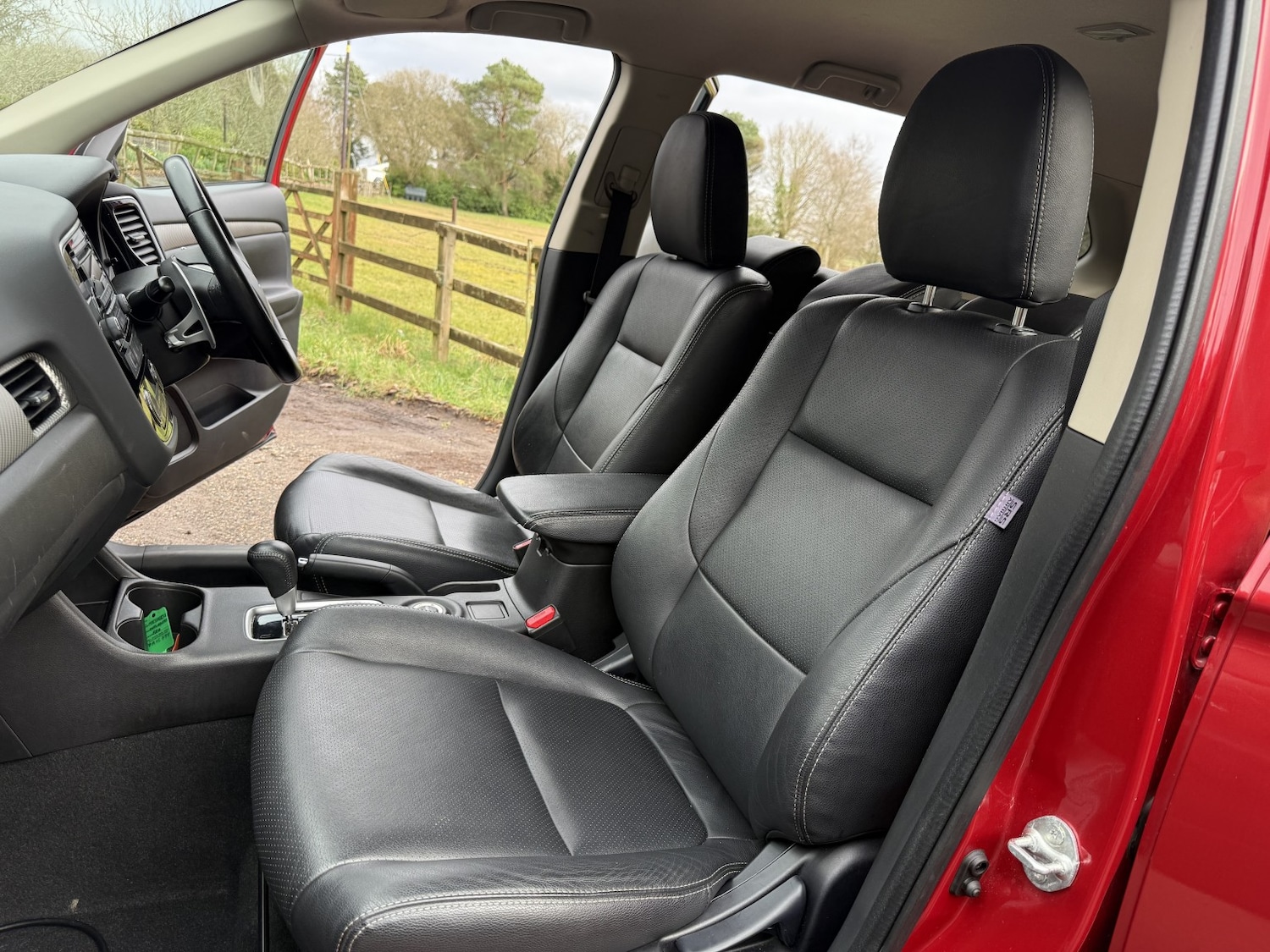 Used Mitsubishi Outlander 2015 for sale - 77609861: Photo 27