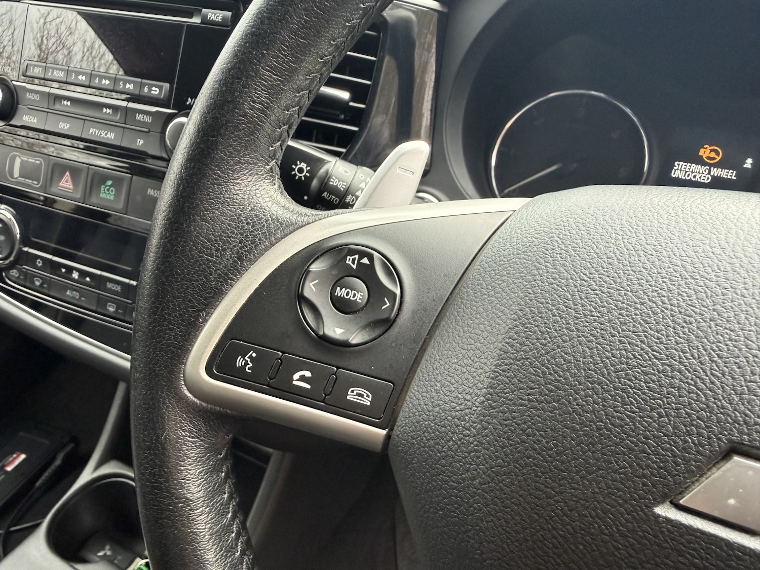 Used Mitsubishi Outlander 2015 for sale - 77609861: Photo 28