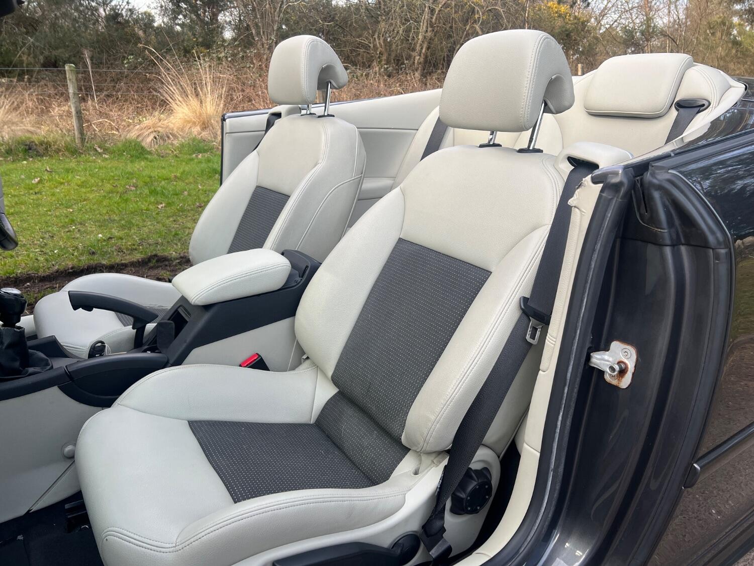 Used Saab 9-3 2010 for sale - 76387329: Photo 32