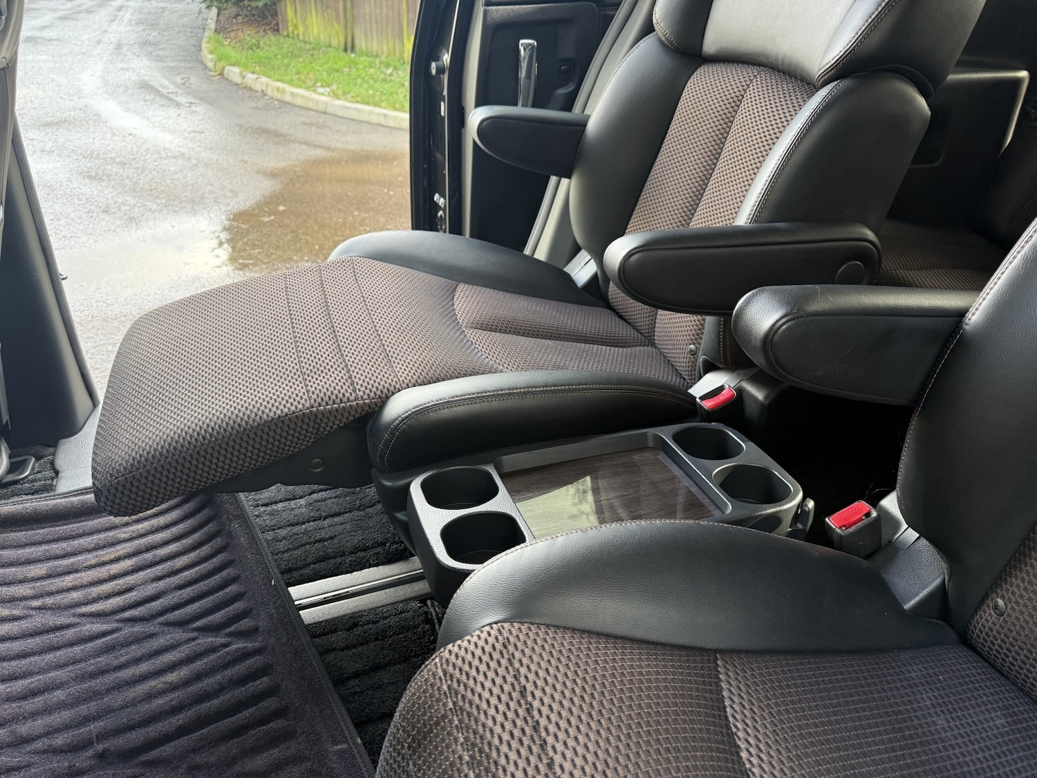 Used Nissan Elgrand 2024 for sale - 76821617: Photo 38