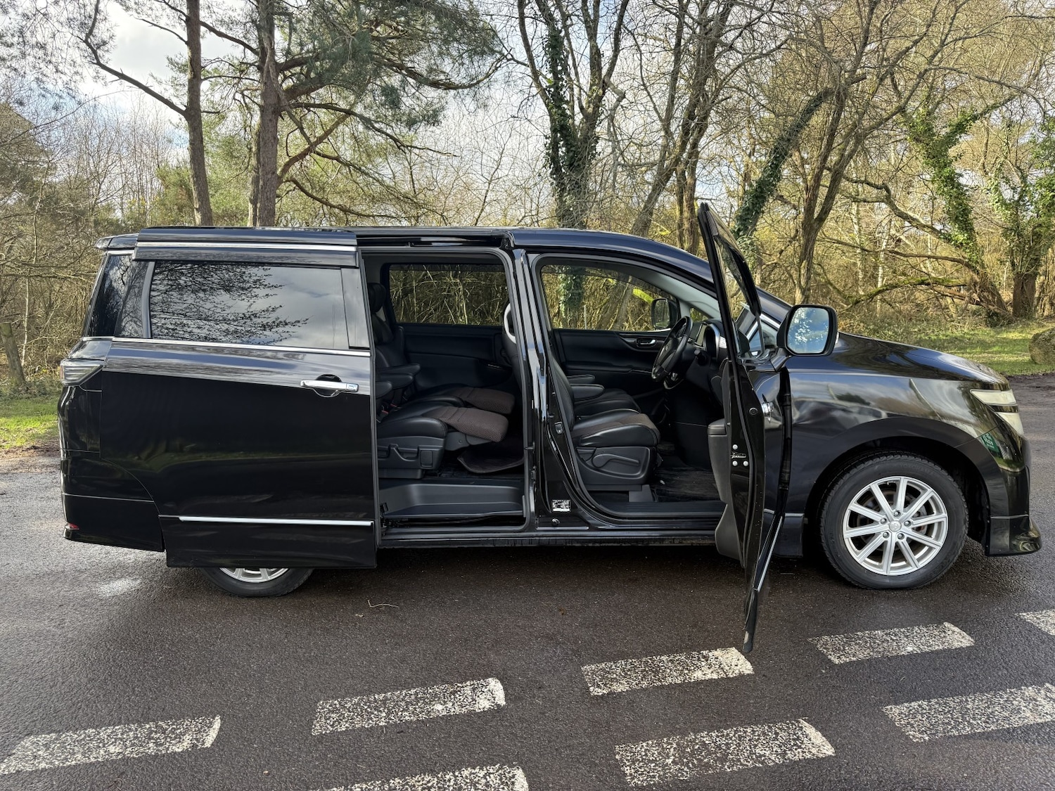 Used Nissan Elgrand 2024 for sale - 76821617: Photo 46