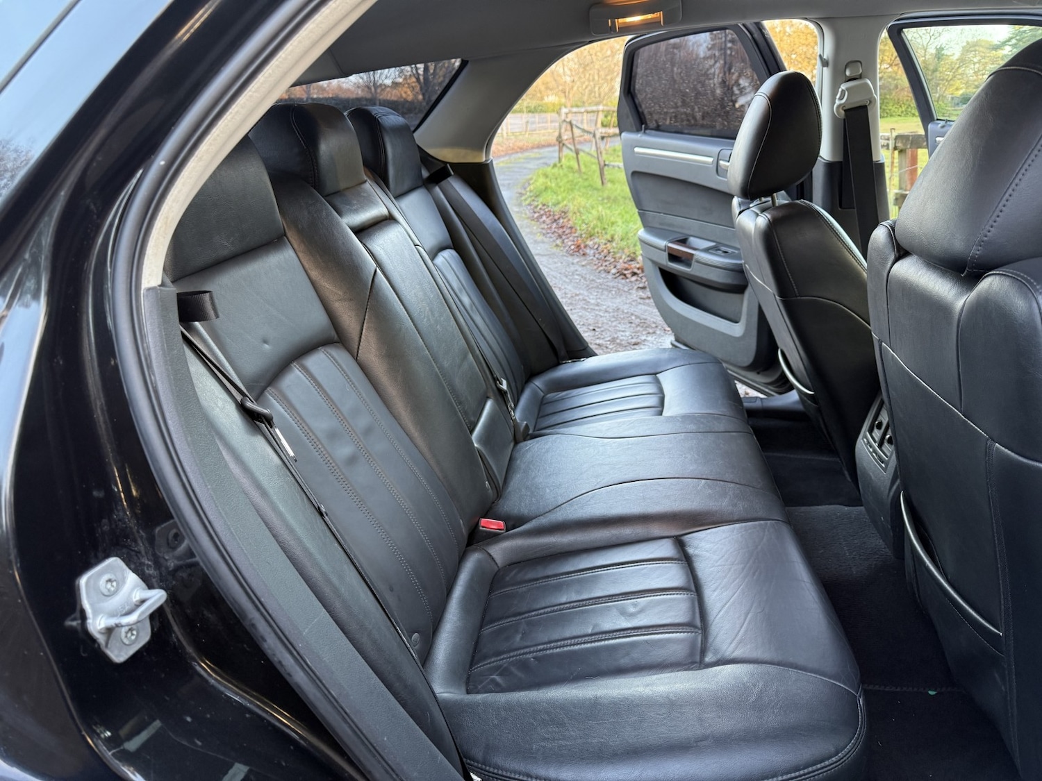 Used Chrysler 300C 2010 for sale - 76855412: Photo 12