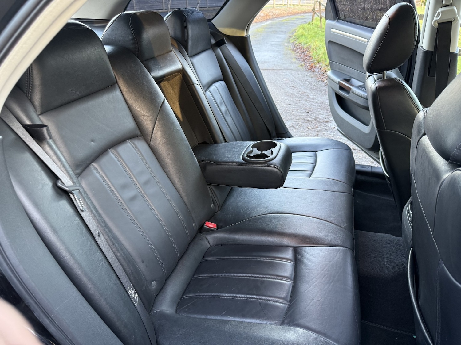 Used Chrysler 300C 2010 for sale - 76855412: Photo 15