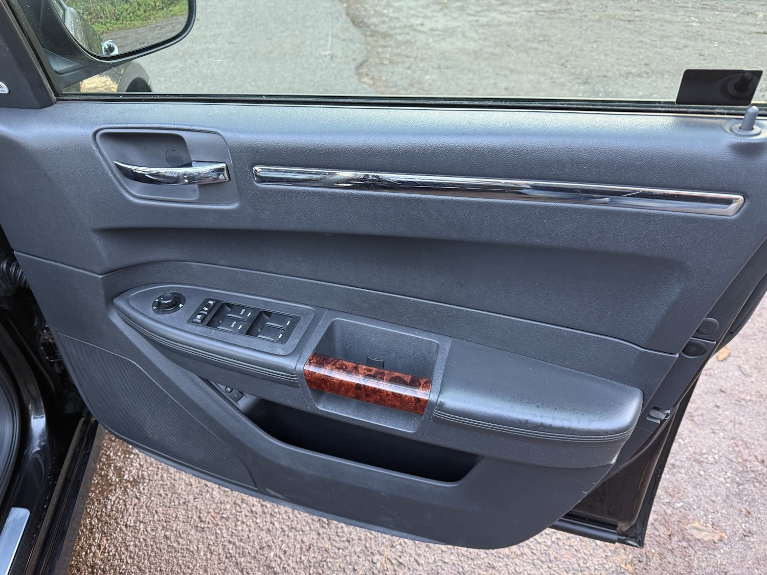 Used Chrysler 300C 2010 for sale - 76855412: Photo 17