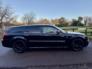 Used Chrysler 300C 2010 for sale - 76855412: Photo