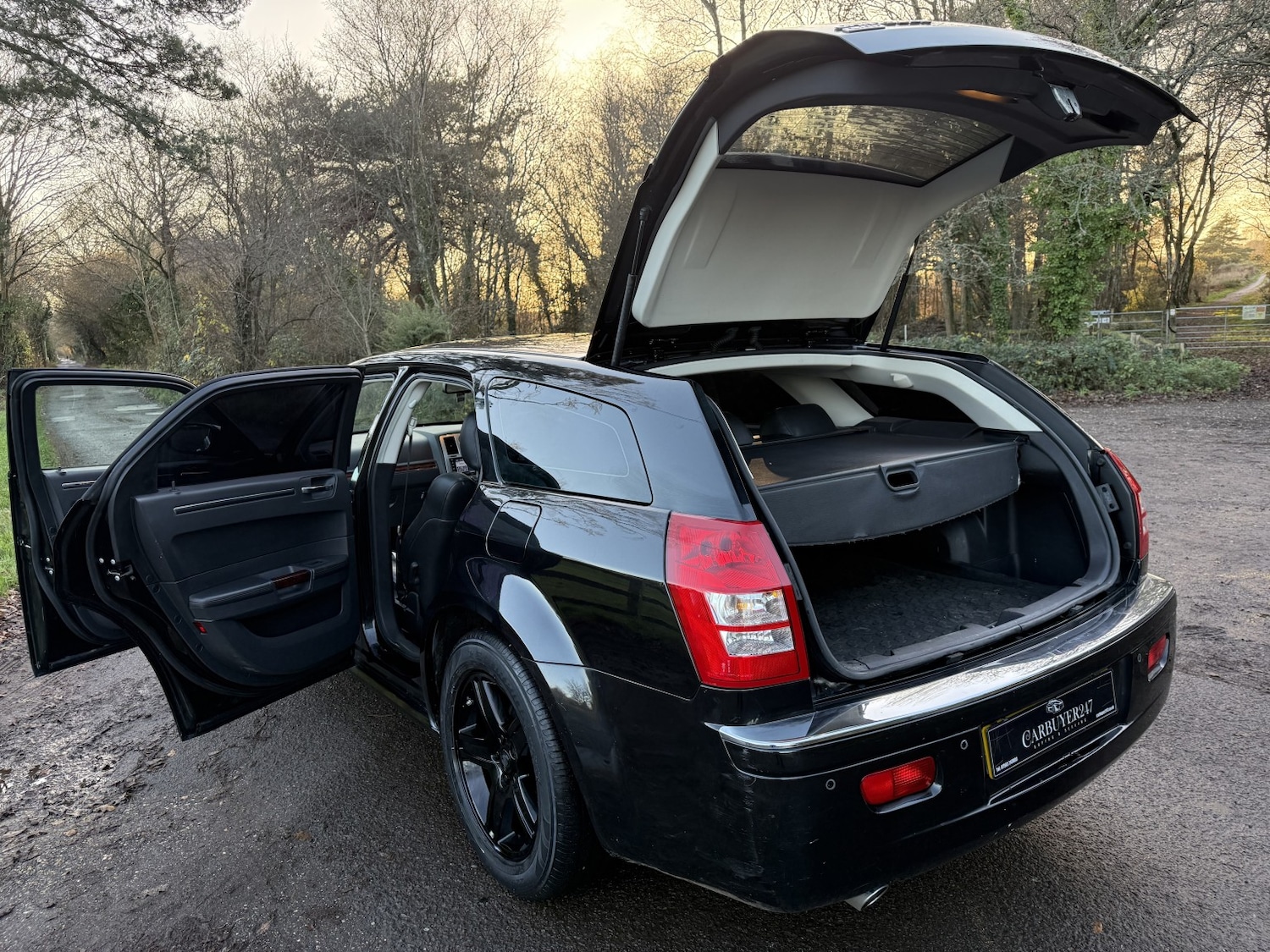 Used Chrysler 300C 2010 for sale - 76855412: Photo 8