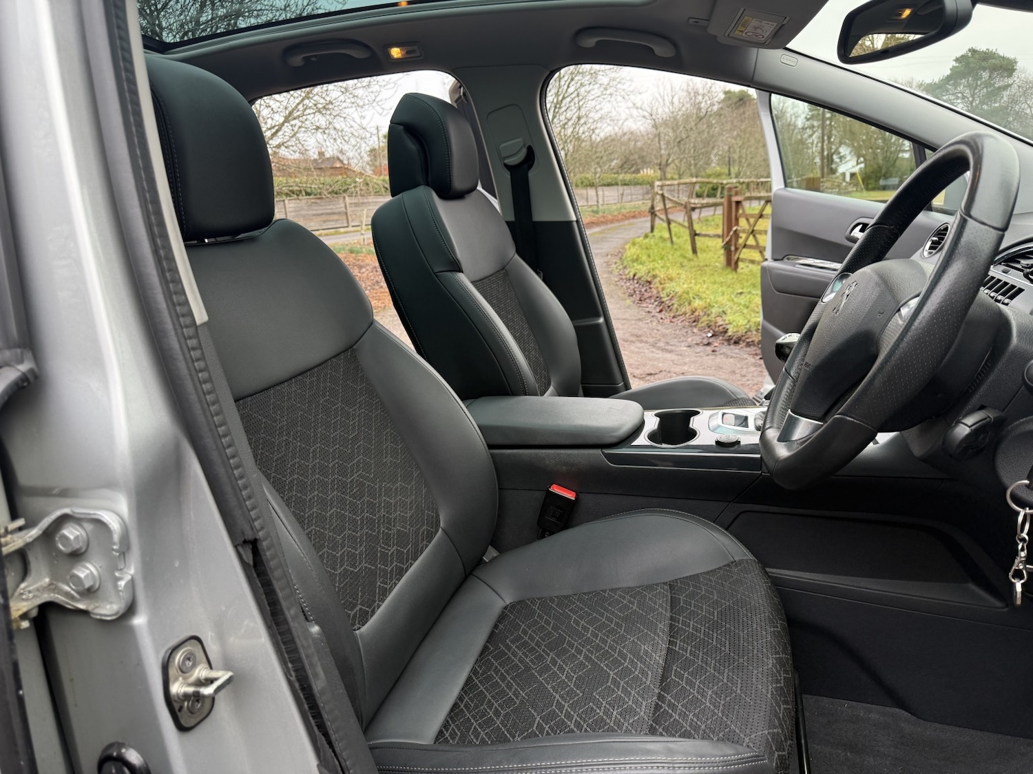 Used Peugeot 3008 2015 for sale - 76769845: Photo 20