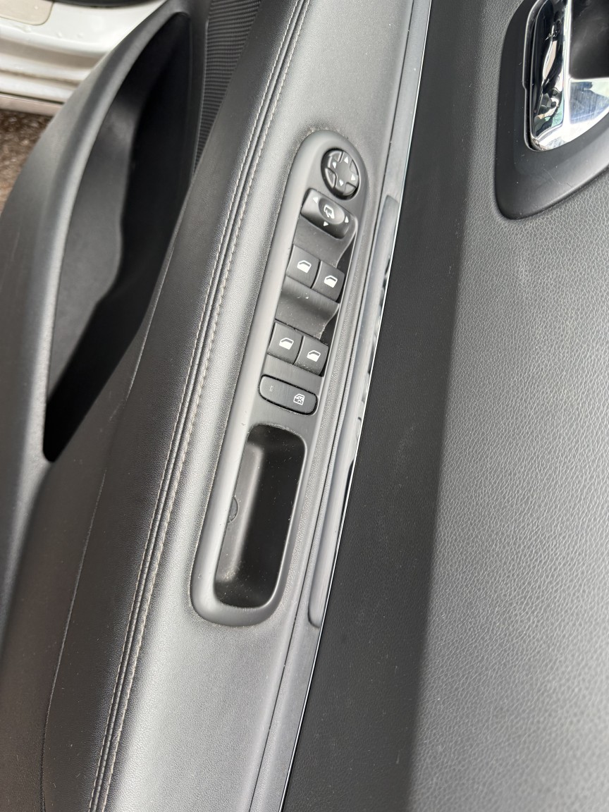 Used Peugeot 3008 2015 for sale - 76769845: Photo 28