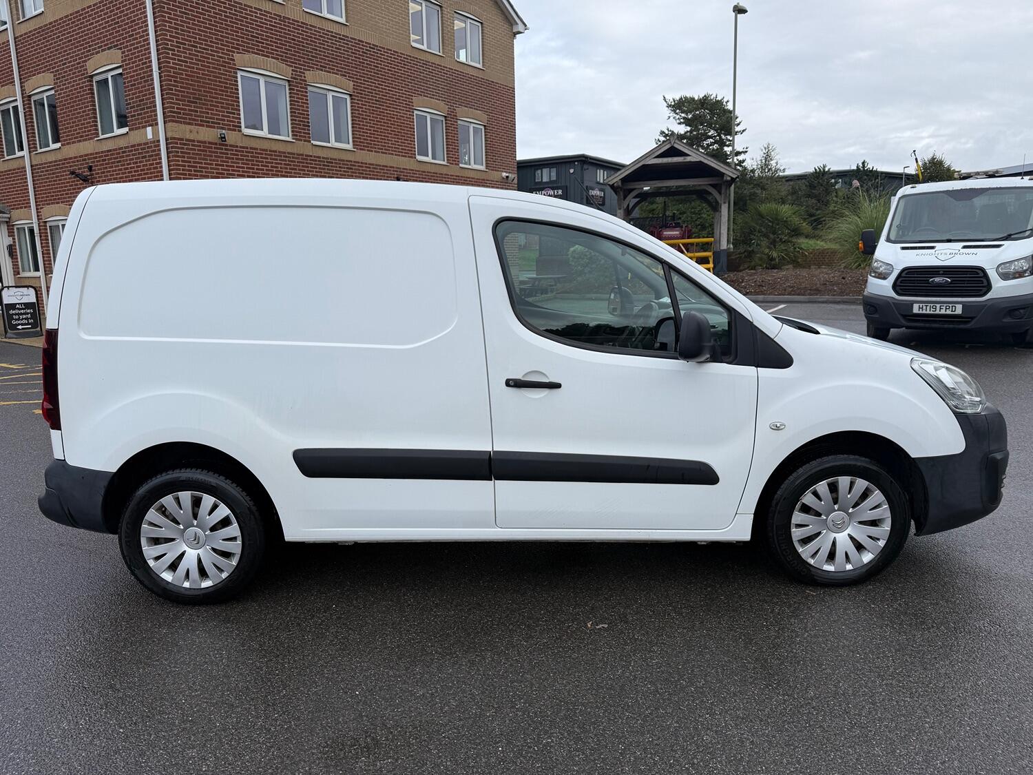 Used Citroen Berlingo 2017 for sale - 76625423: Photo 4