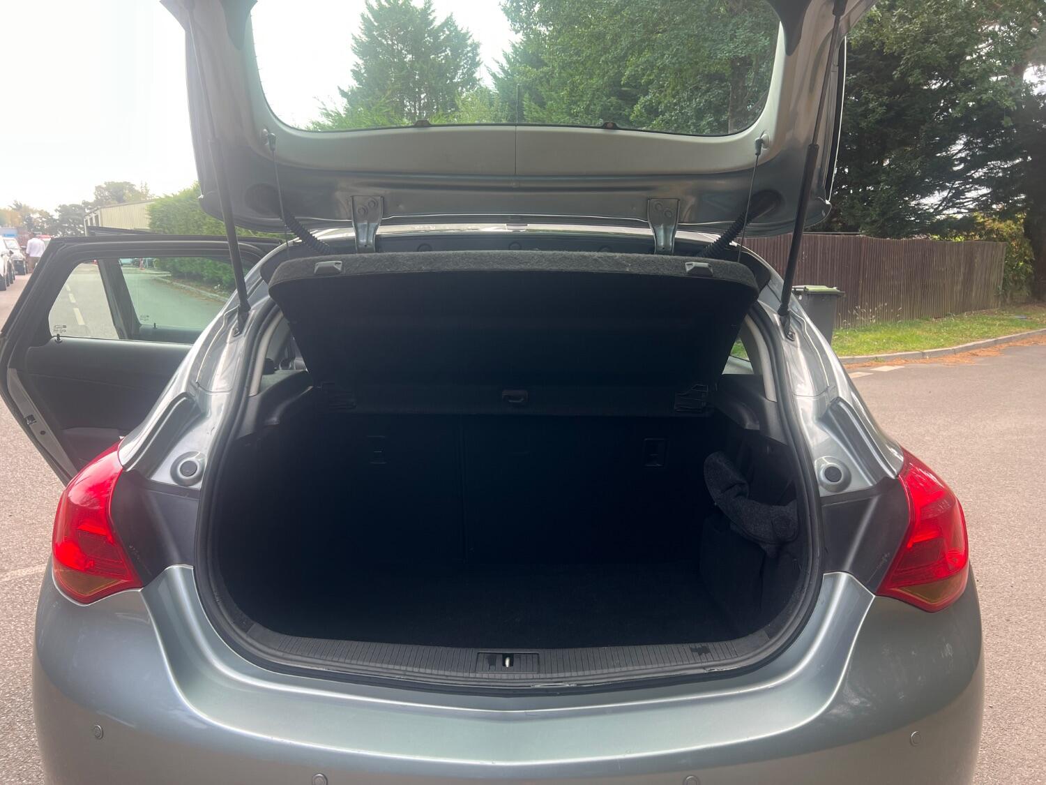 Used Vauxhall Astra 2011 for sale - 76625411: Photo 20