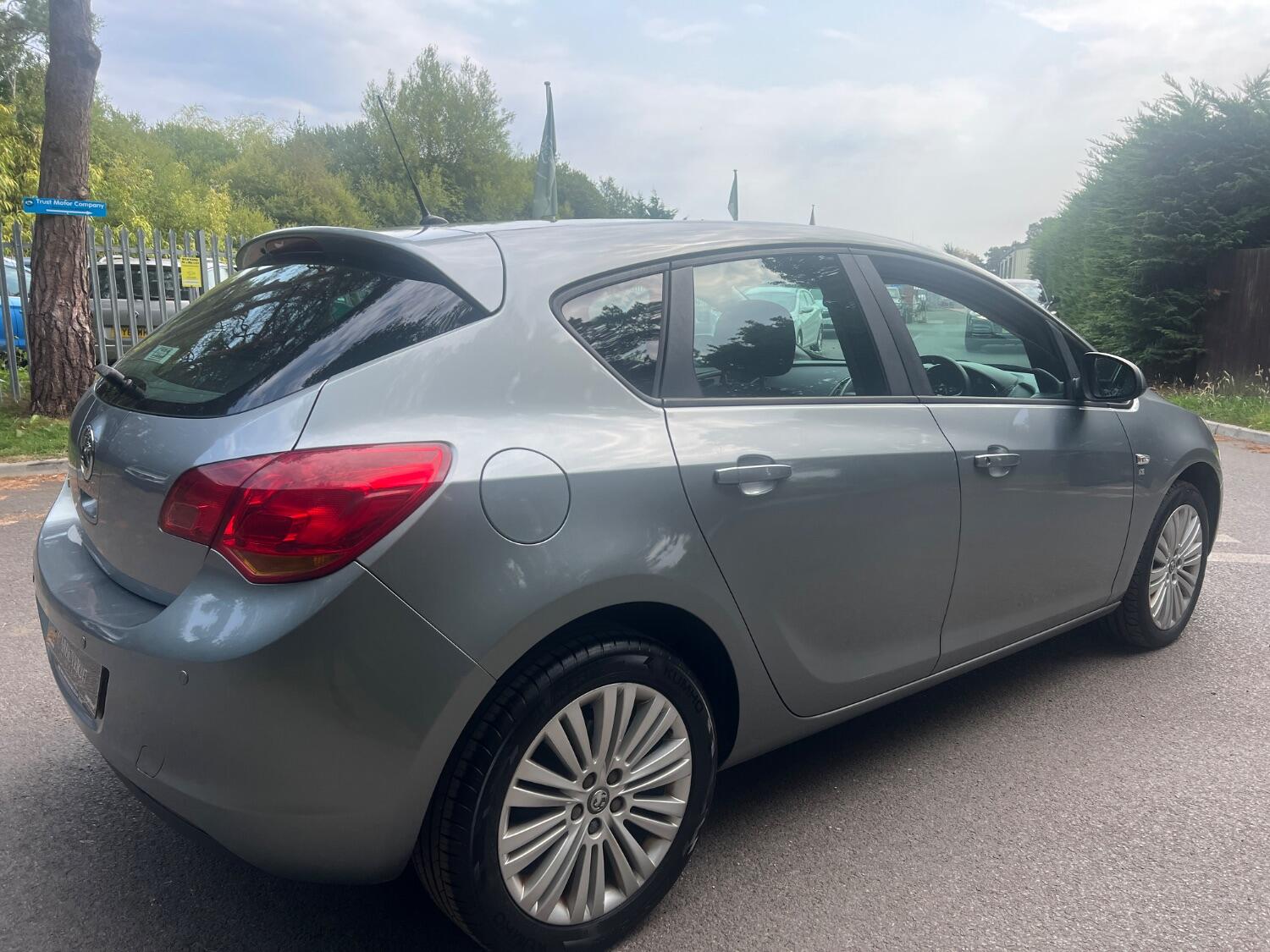 Used Vauxhall Astra 2011 for sale - 76625411: Photo 8